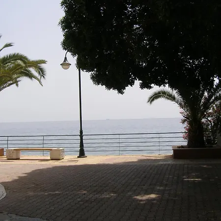 Apartment Doll House Next To The Sea *