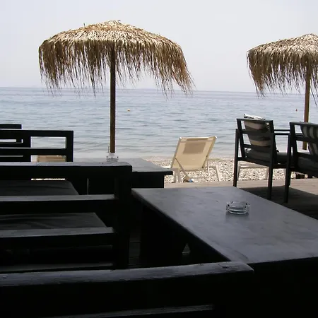 Doll House Next To The Sea Apartment Agioi Theodoroi