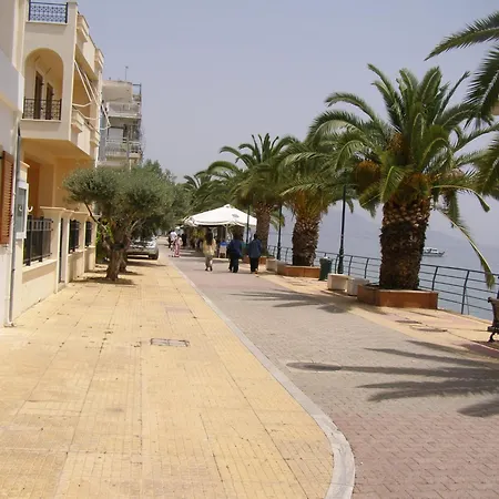 Apartment Doll House Next To The Sea