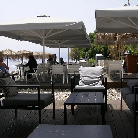Doll House Next To The Sea شقة أغيوي ثيودوروي