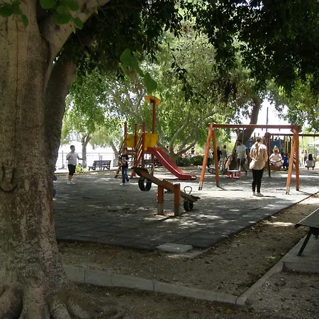 Doll House Next To The Sea アイイ・テオドリ